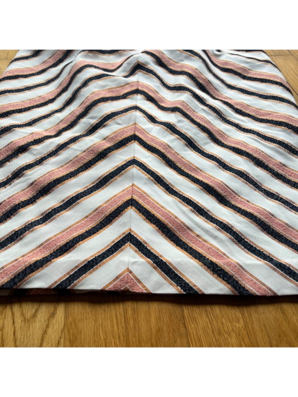 HUTCH size 14 Cream Pink Navy Chevron Knee Length Pencil Skirt - Picture 13 of 14